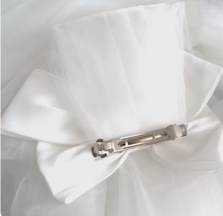 Personalised custom Bride to be Future Mrs Bow clip veil