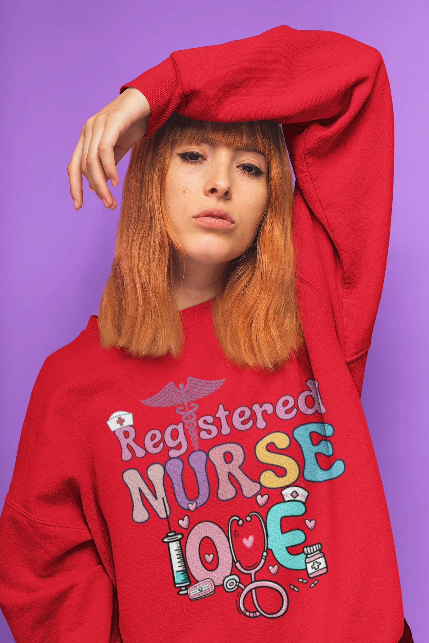 Personalisiertes Krankenschwester Shirt für Männer Frauen RN Valentinstag Shirt, Personalisierter Krankenschwester Hoodie Pullover Tierarzt Student Krankenschwester Abschluss Geschenk für Sie